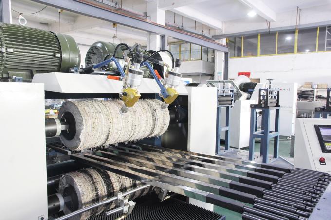 8k ミラーヘアライン ワイヤ描画 仕上げ 表面仕上げのための自動金属パイプ /チューブスクエア /ラウンドポーリングマシン 6